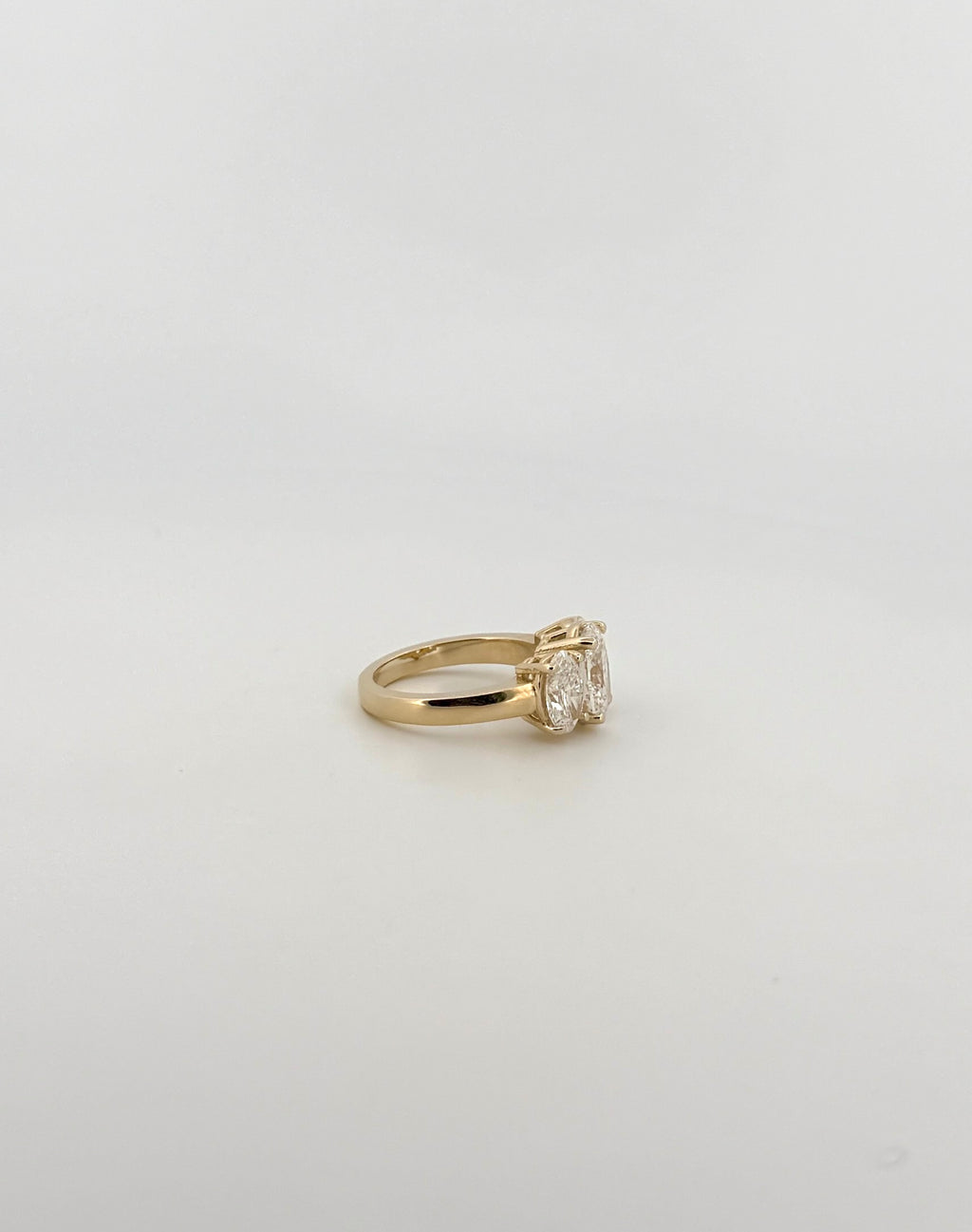 Oval Trio Ring - IGI Lab Diamonds, 14kt Yellow Gold