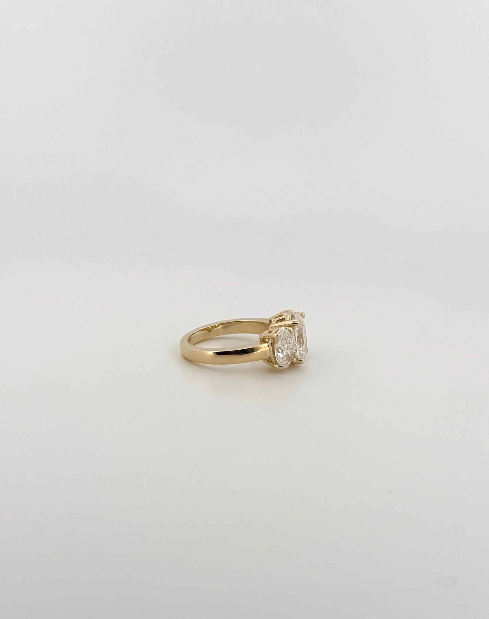 Oval Trio Ring - IGI Lab Diamonds, 14kt Yellow Gold