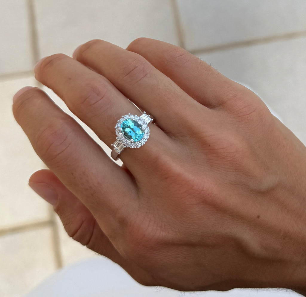 Paraíba Tourmaline Ring with Halo - GIA Certified Natural - 1.94cts