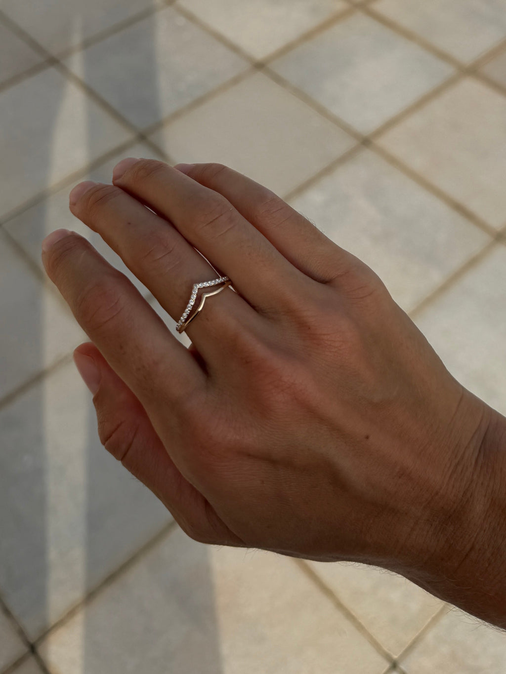 Diamond Pointed Wave Ring