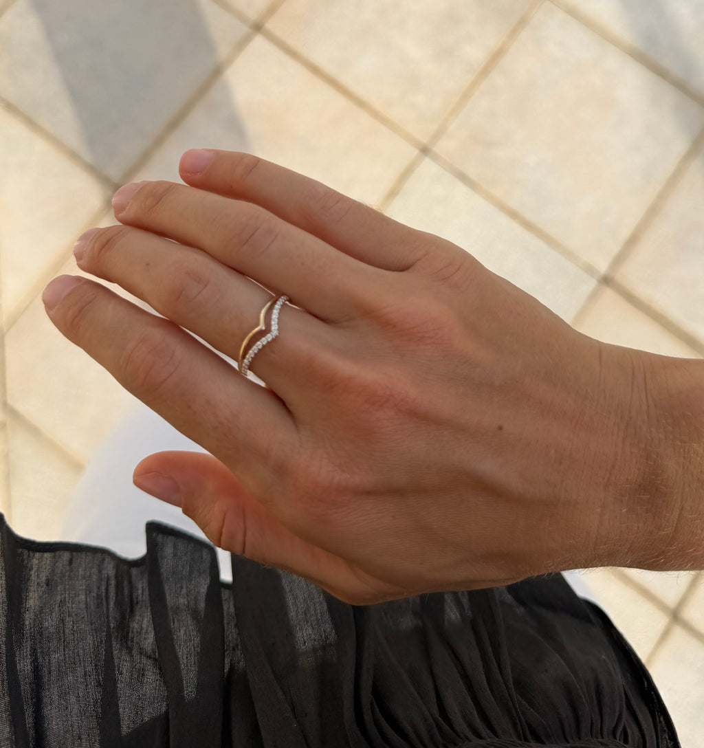 Diamond Pointed Wave Ring