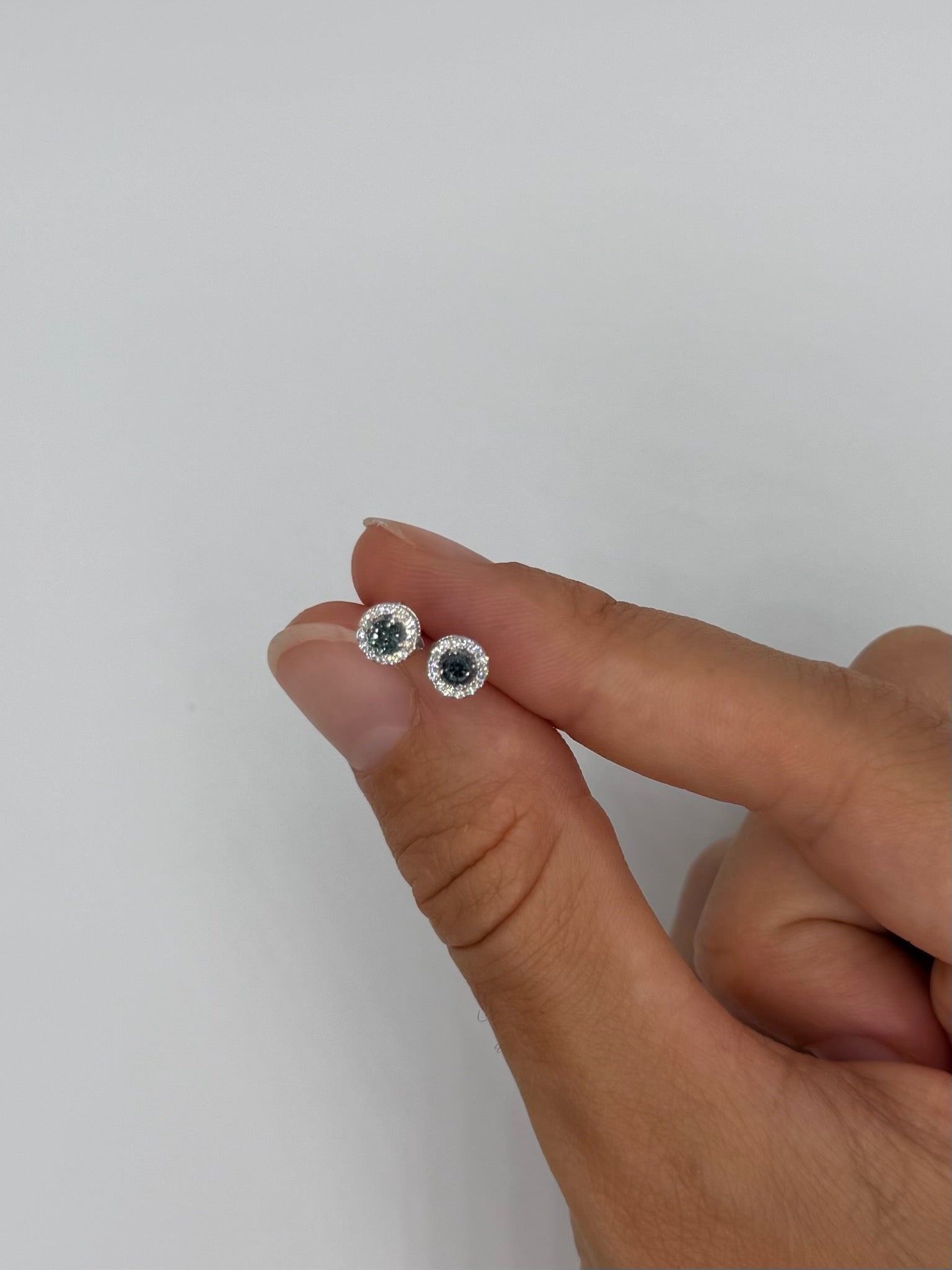 Round Alexandrite Studs