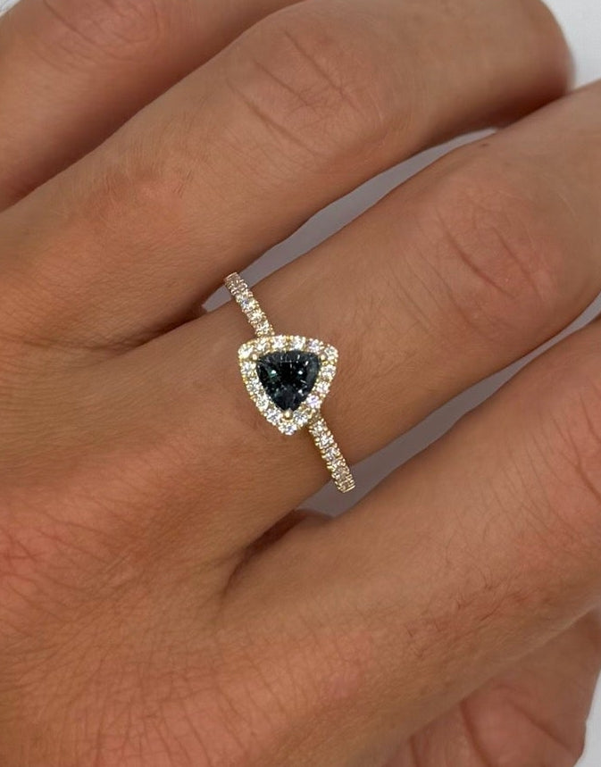 IGI Trillion Cut Alexandrite Ring
