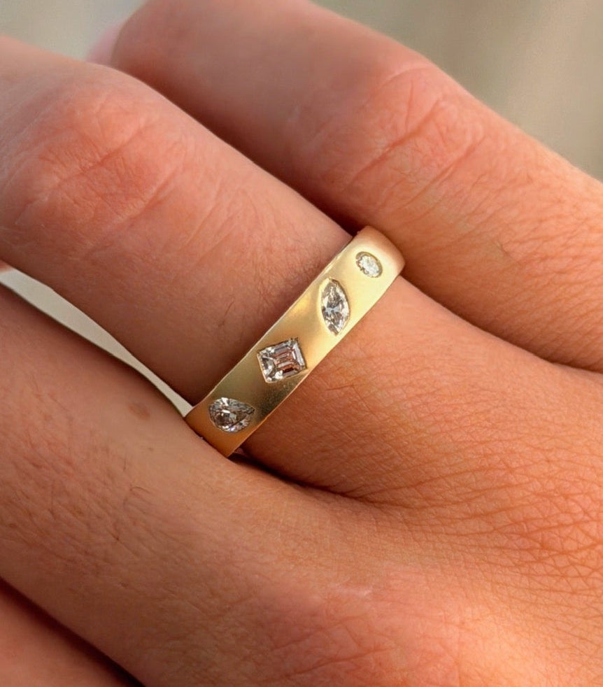 Flush Diamonds & Brushed 14kt Ring