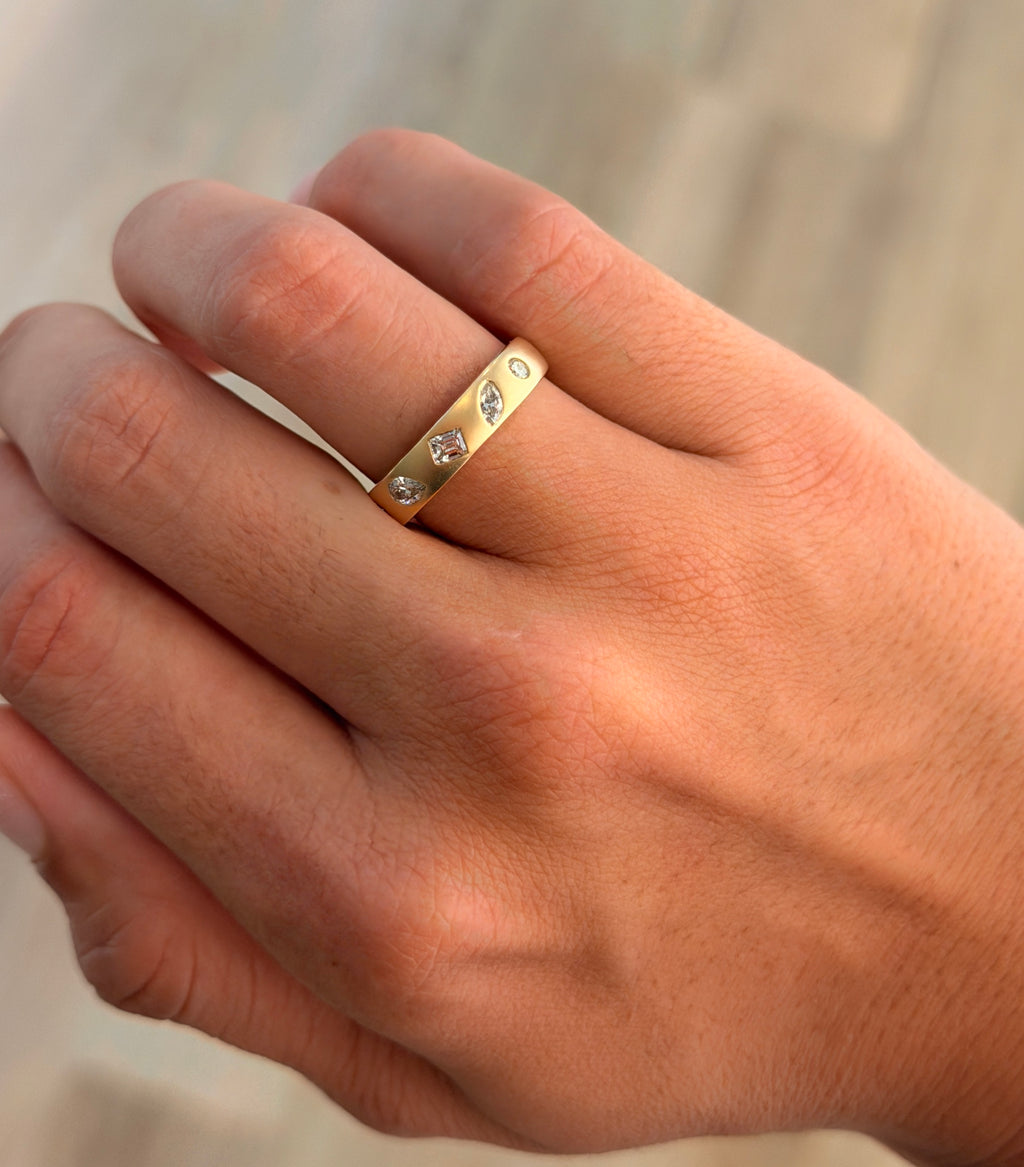 Flush Diamonds & Brushed 14kt Ring
