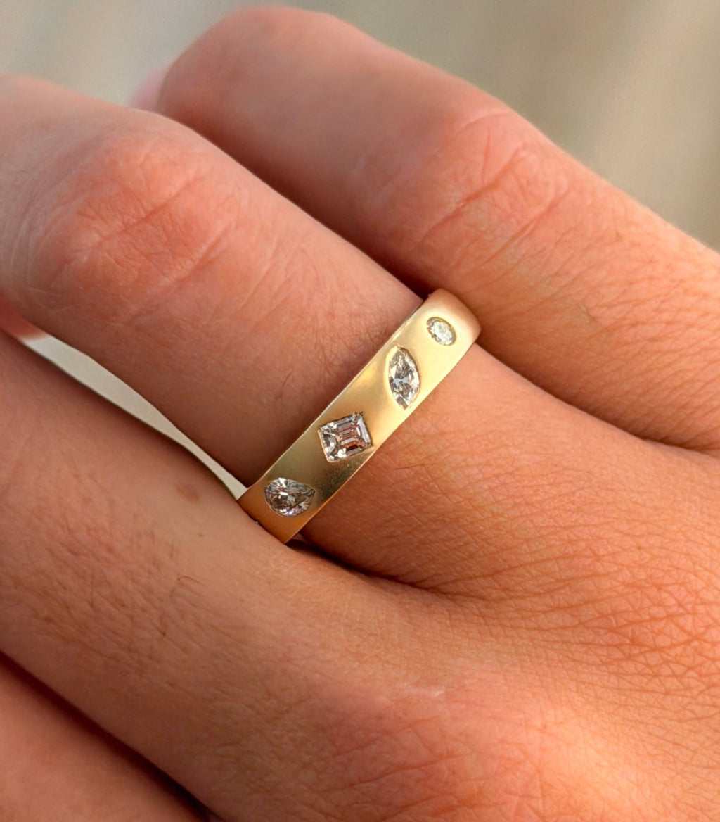 Flush Diamonds & Brushed 14kt Ring