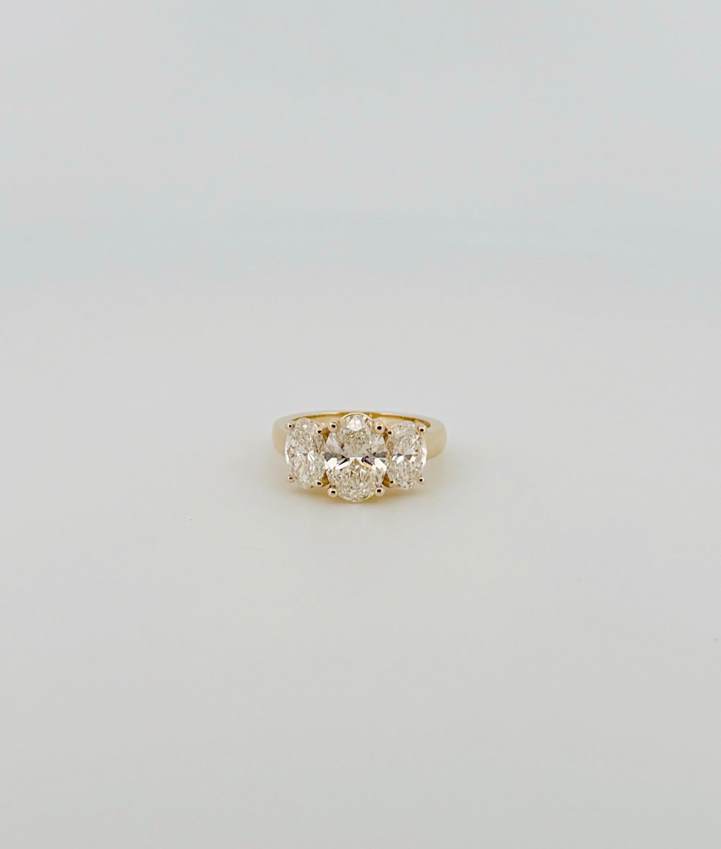Oval Trio Ring - IGI Lab Diamonds, 14kt Yellow Gold