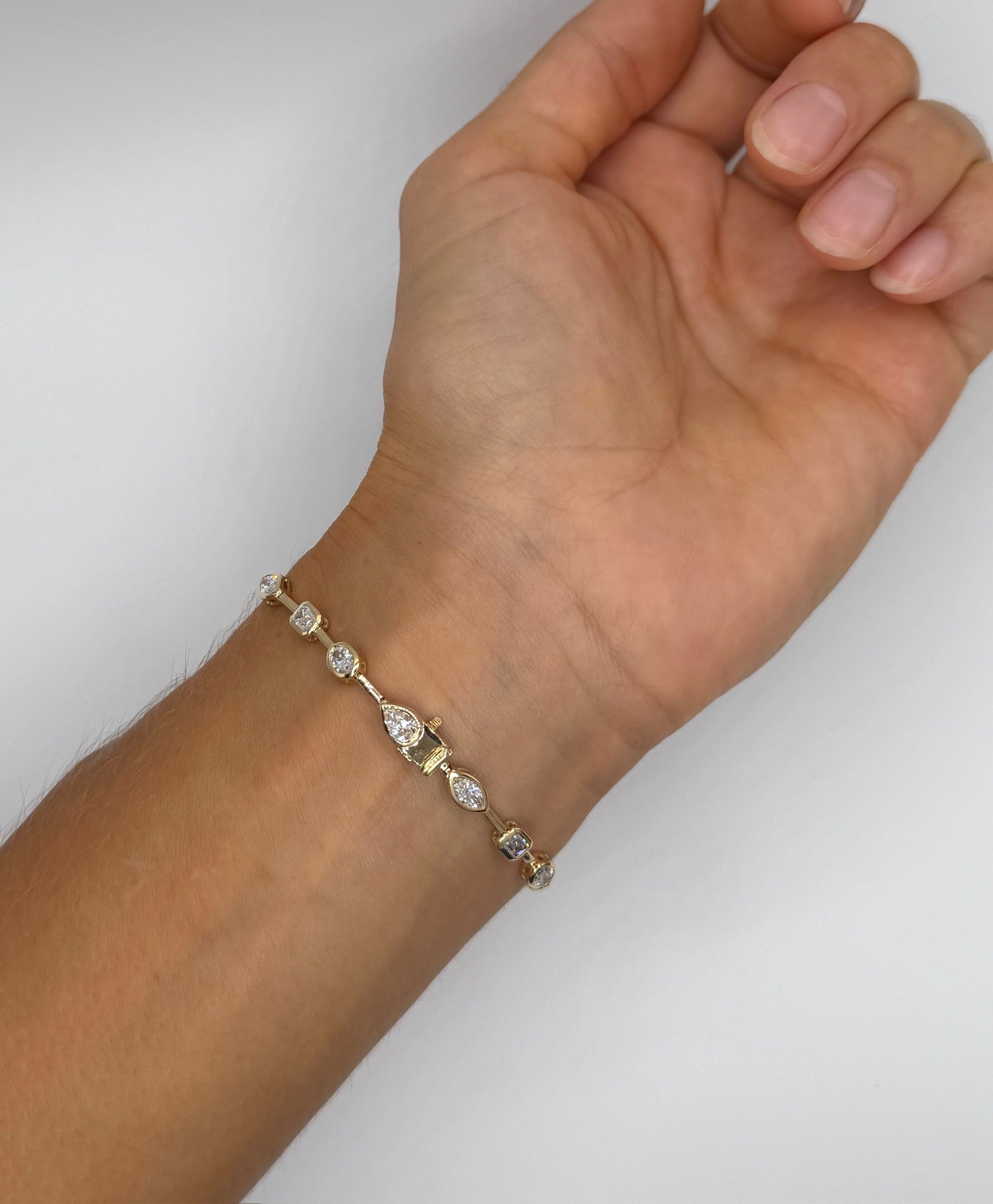 Mixed Shape Bezel Lab Diamond Bracelet