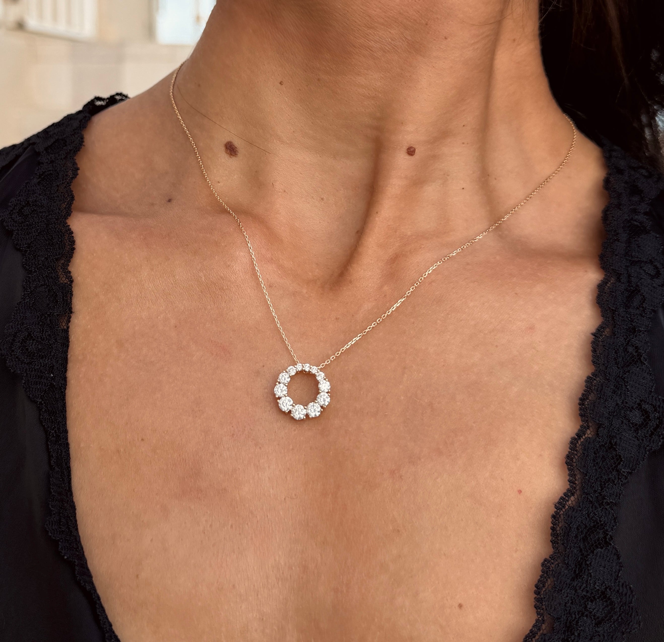 Round Diamond Wreath Pendant