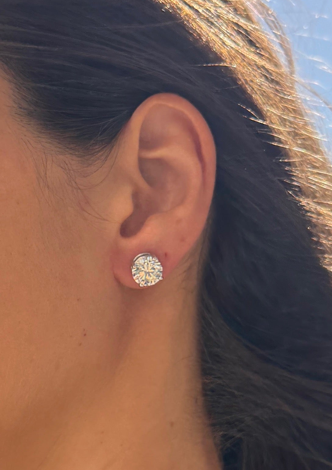 Large IGI Lab Diamond Studs