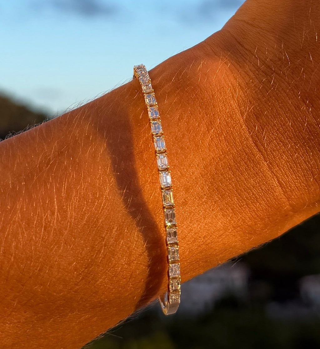 East-West Emerald Cut Diamond Flexi Bangle