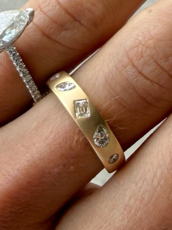 Flush Diamonds & Brushed 14kt Ring