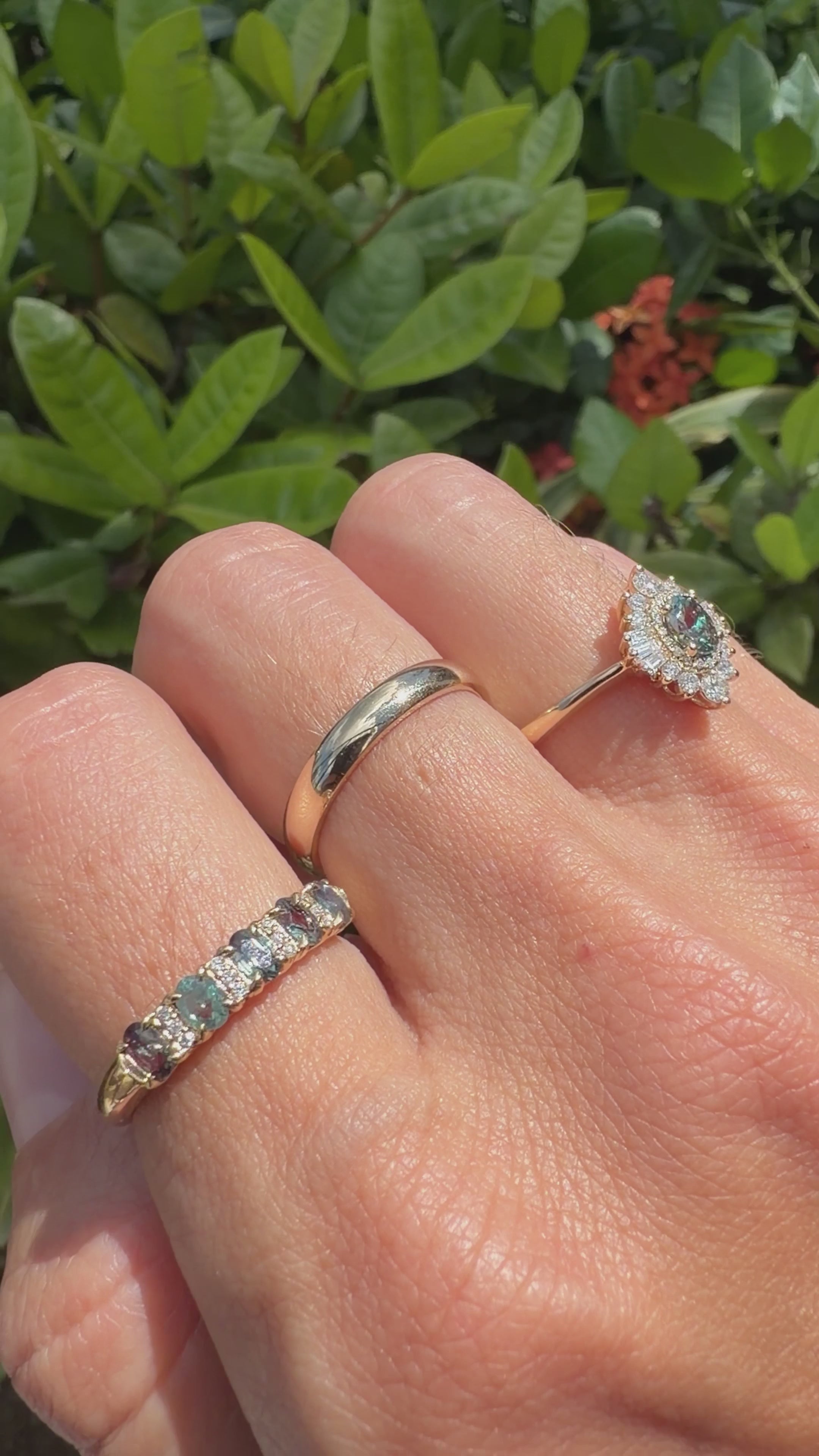Oval Alexandrite & Diamond Trio Band