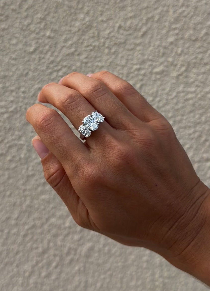 Oval Trio Ring - IGI Certified Lab Diamonds - 14kt White Gold